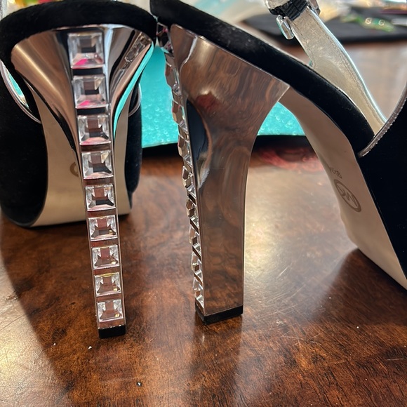 Michael Kors Black Platform Mirror & Stoned Heels,NWT - Picture 2 of 12